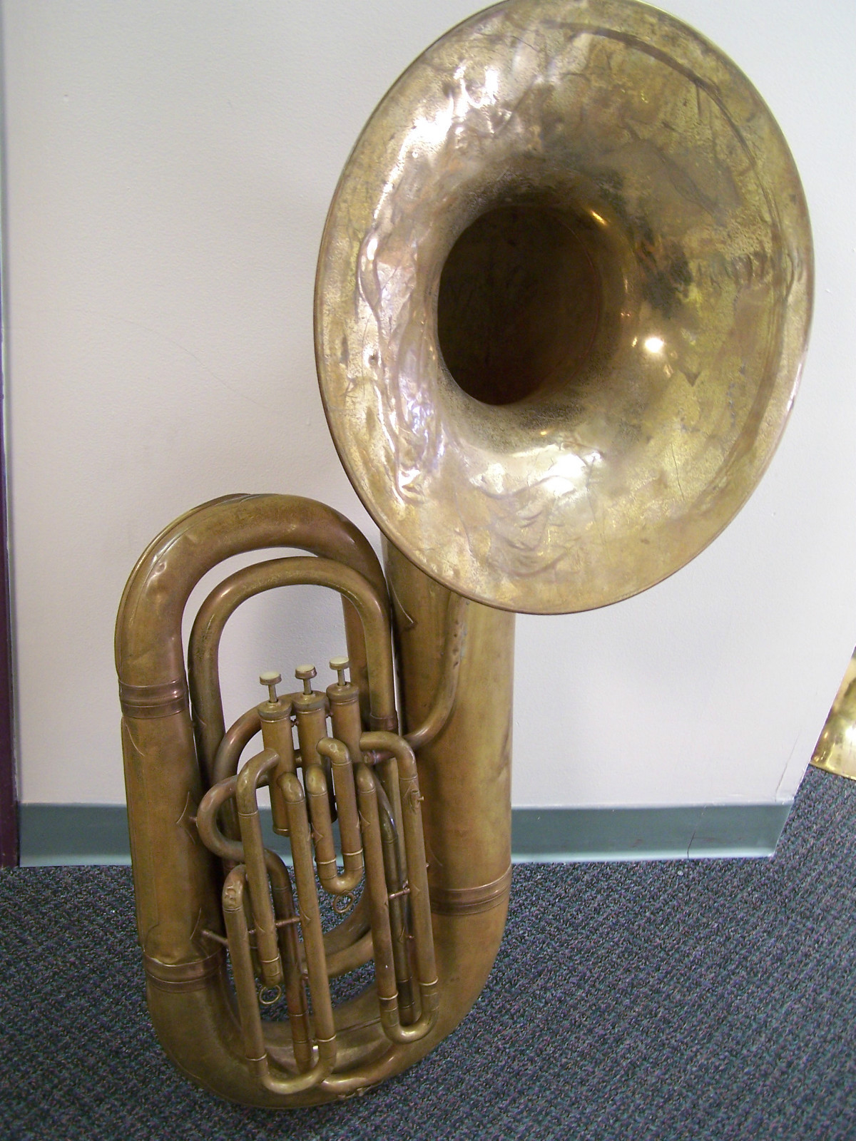 No.487 front facing marching tuba, Bb